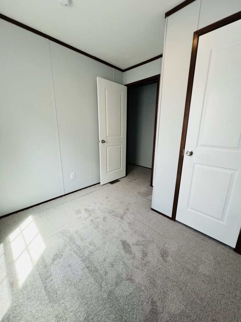 Gallery for 1 Dalewood Dr, DA01 at Penfield Farms Manufactured Home Community: Image 6 of 8