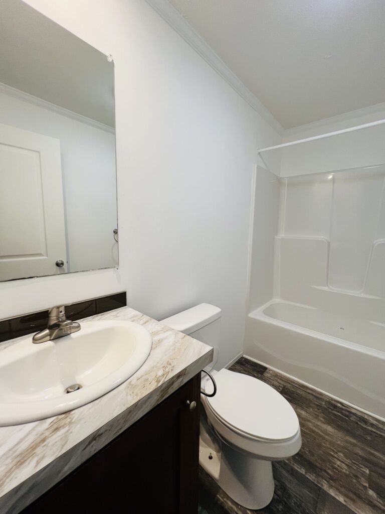 Gallery for 7 Starwood Dr, ST07 at Penfield Farms Manufactured Home Community: Image 7 of 8