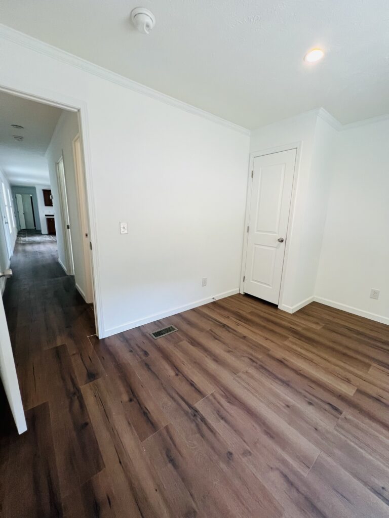 Gallery for 7 Starwood Dr, ST07 at Penfield Farms Manufactured Home Community: Image 8 of 8