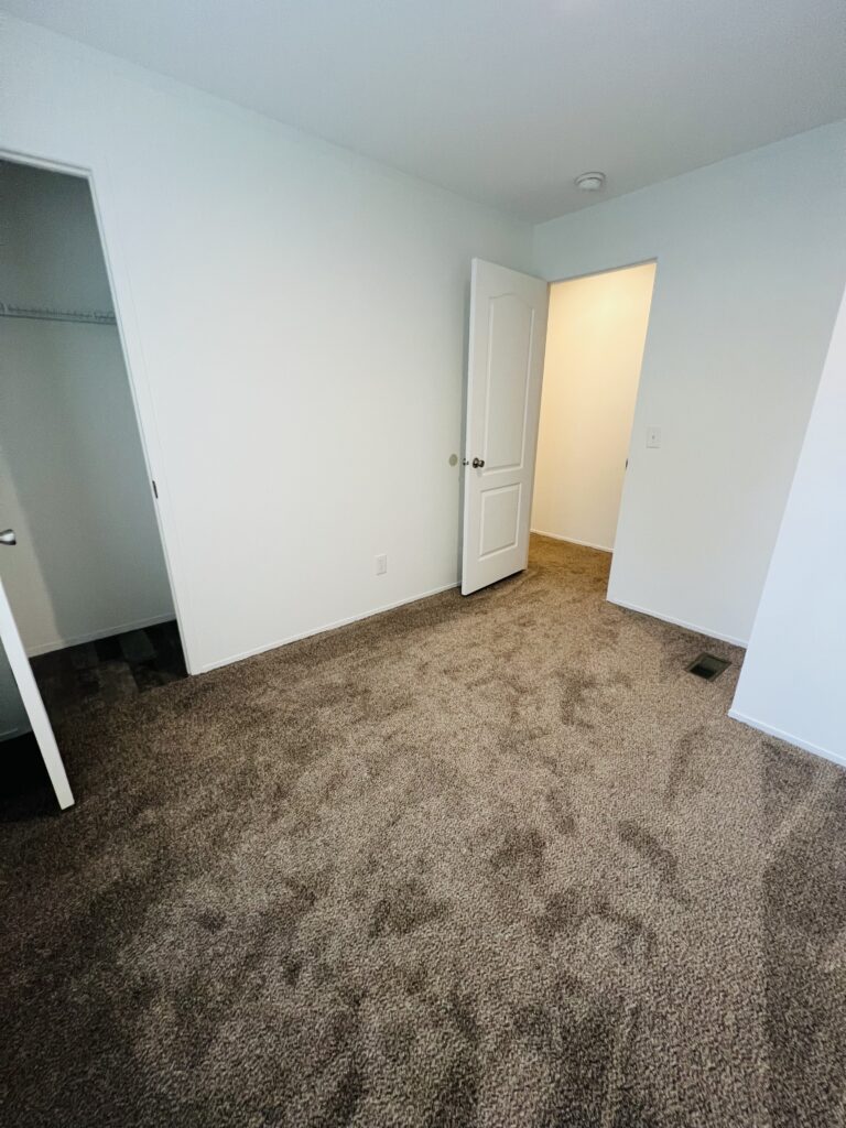 Gallery for 15 Wayside Drive, WA15 at Penfield Farms Manufactured Home Community: Image 6 of 8